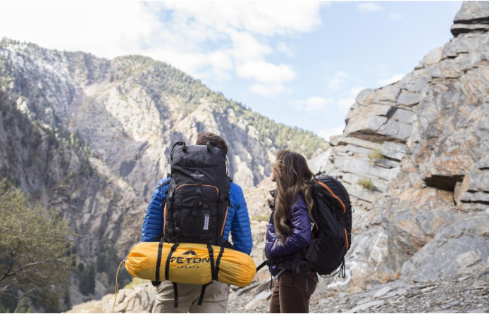 Best Hiking Day Packs of 2024: An Honest Review and Buyer’s Guide : TETON Mountain Adventurer Daypack